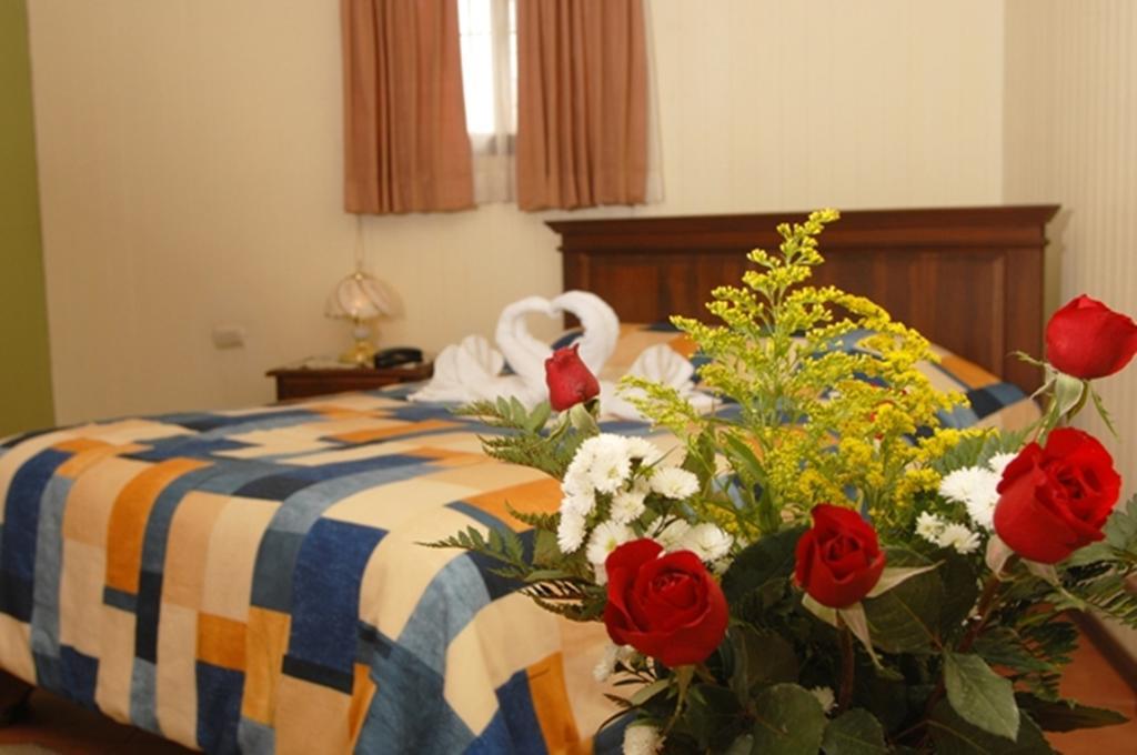 Hotel Las Brumas Cartago Phòng bức ảnh