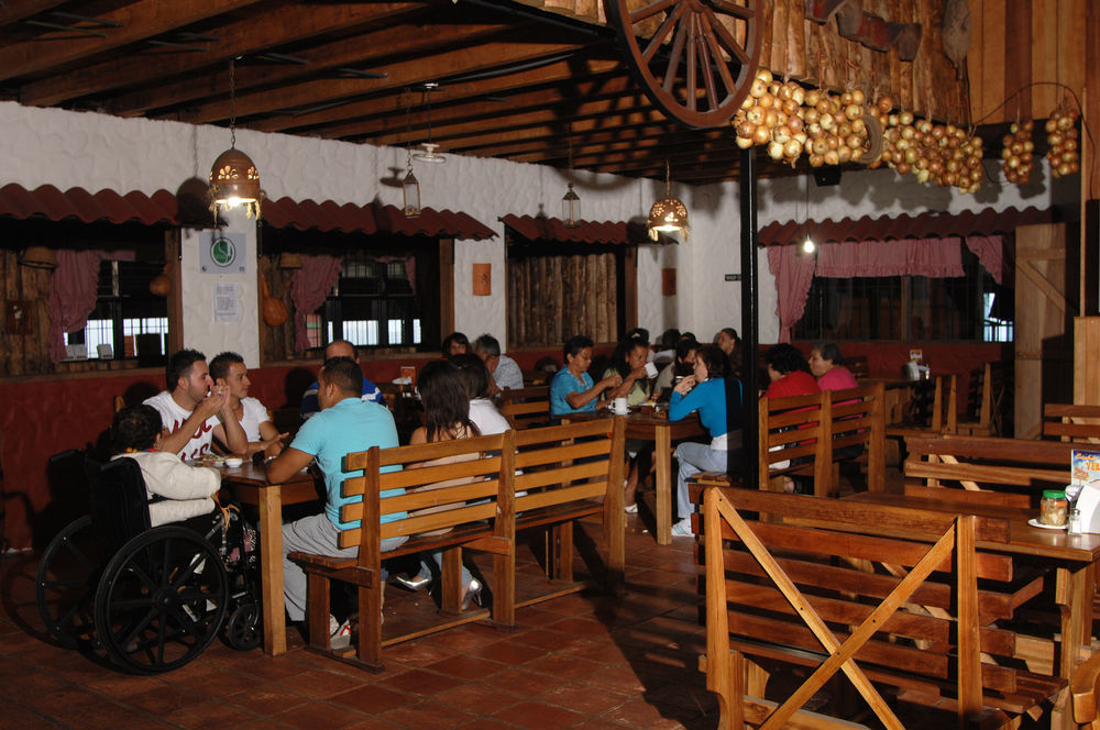 Hotel Las Brumas Cartago Ngoại thất bức ảnh